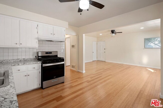 Building Photo - 414 E Dryden St