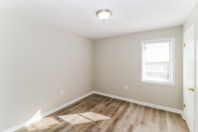 Building Photo - 6505 Deermont Dr
