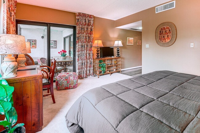 Building Photo - 2400 S Ocean Dr