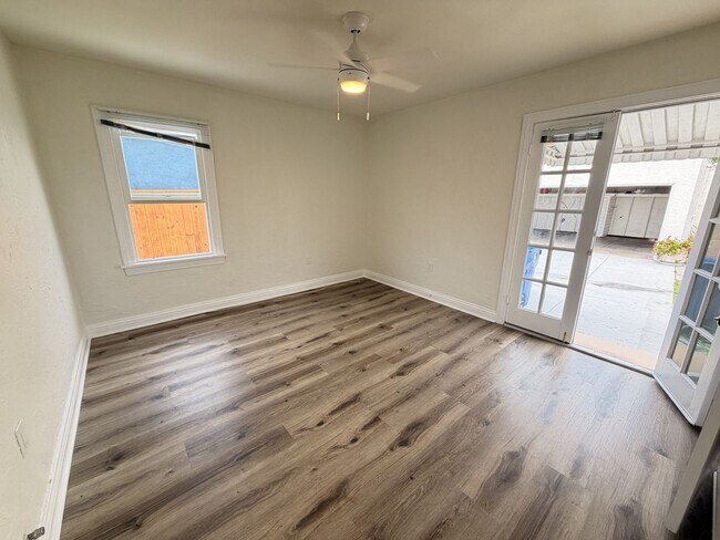 Building Photo - 7307 S Halldale Ave