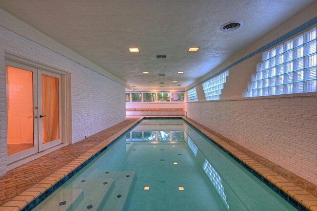 Building Photo - 5407 John Dreaper Dr