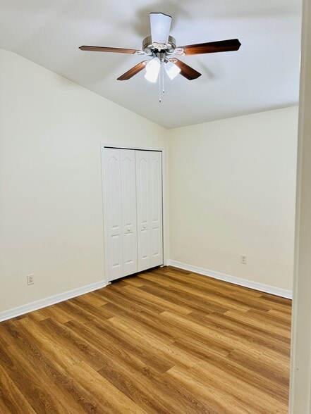 Guest Bedroom # 2 Closet - 27325 Edenfield Dr