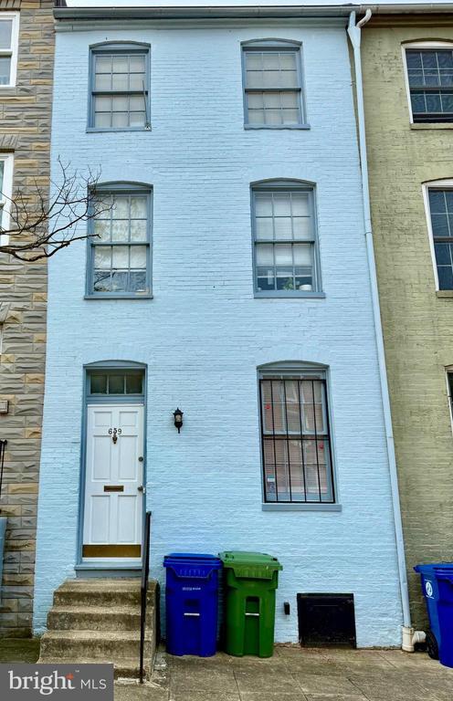 Building Photo - 659 Portland St