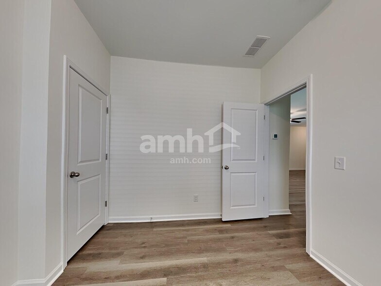 Building Photo - 219 Orion Way
