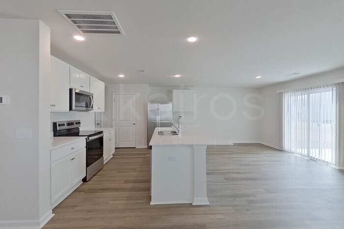 Building Photo - 120 Inez Ave