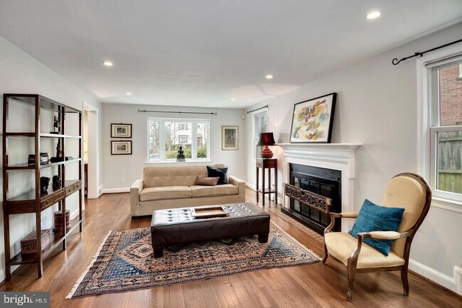 Building Photo - 4708 Yuma St NW