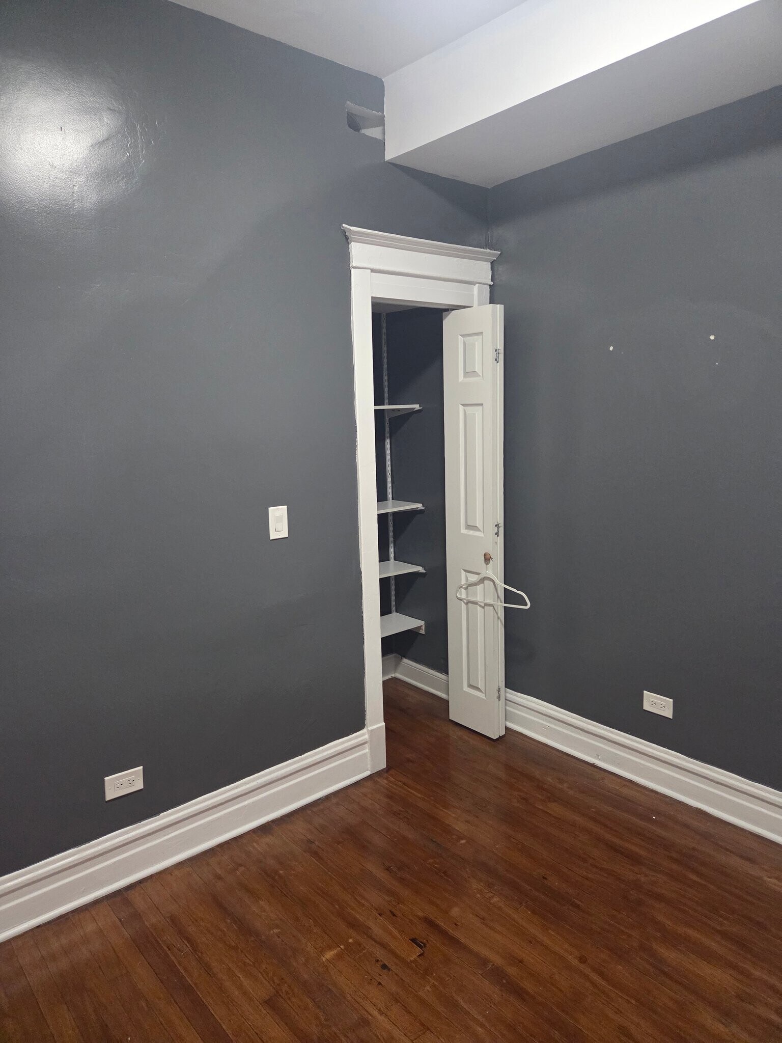 Building Photo - 2453 E 73rd St