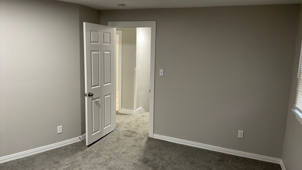 Building Photo - 3119 Pioneer Ave