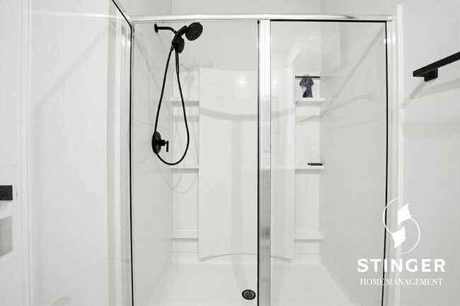 Building Photo - 334 Sanctuary Dr