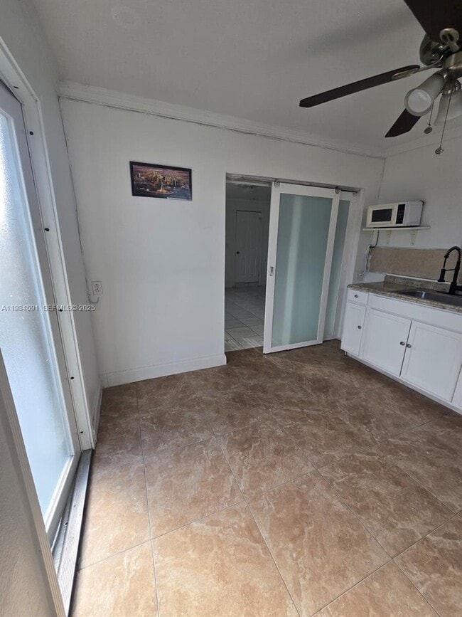 Building Photo - 10825 SW 56th St