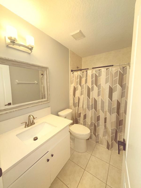 Building Photo - 465 Haversham Rd