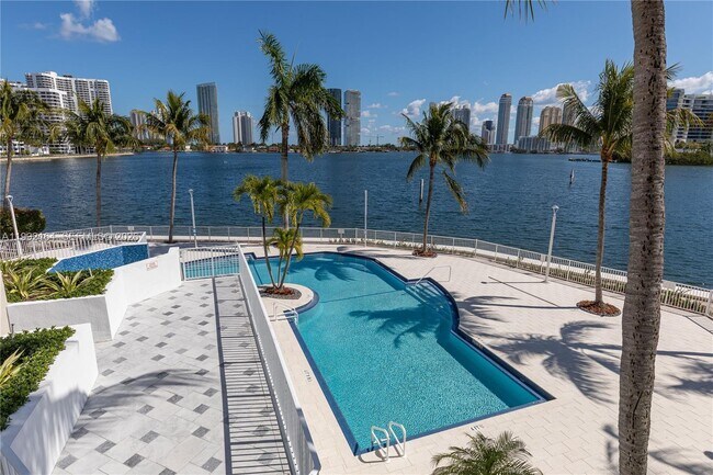 Building Photo - 3370 NE 190th St