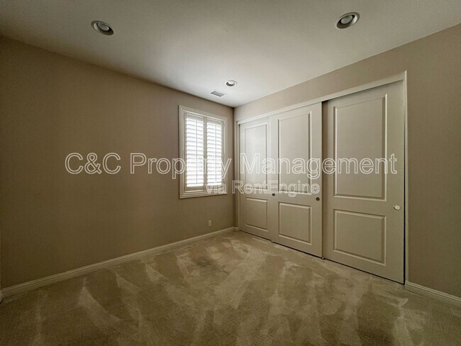Building Photo - 53 Goldenrod