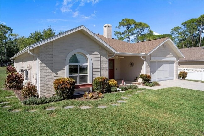 Building Photo - 7167 Crown Oaks Dr