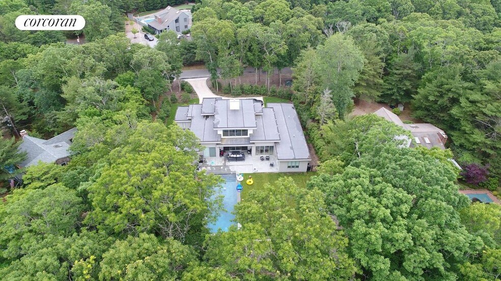 Building Photo - 6 Monument Ln