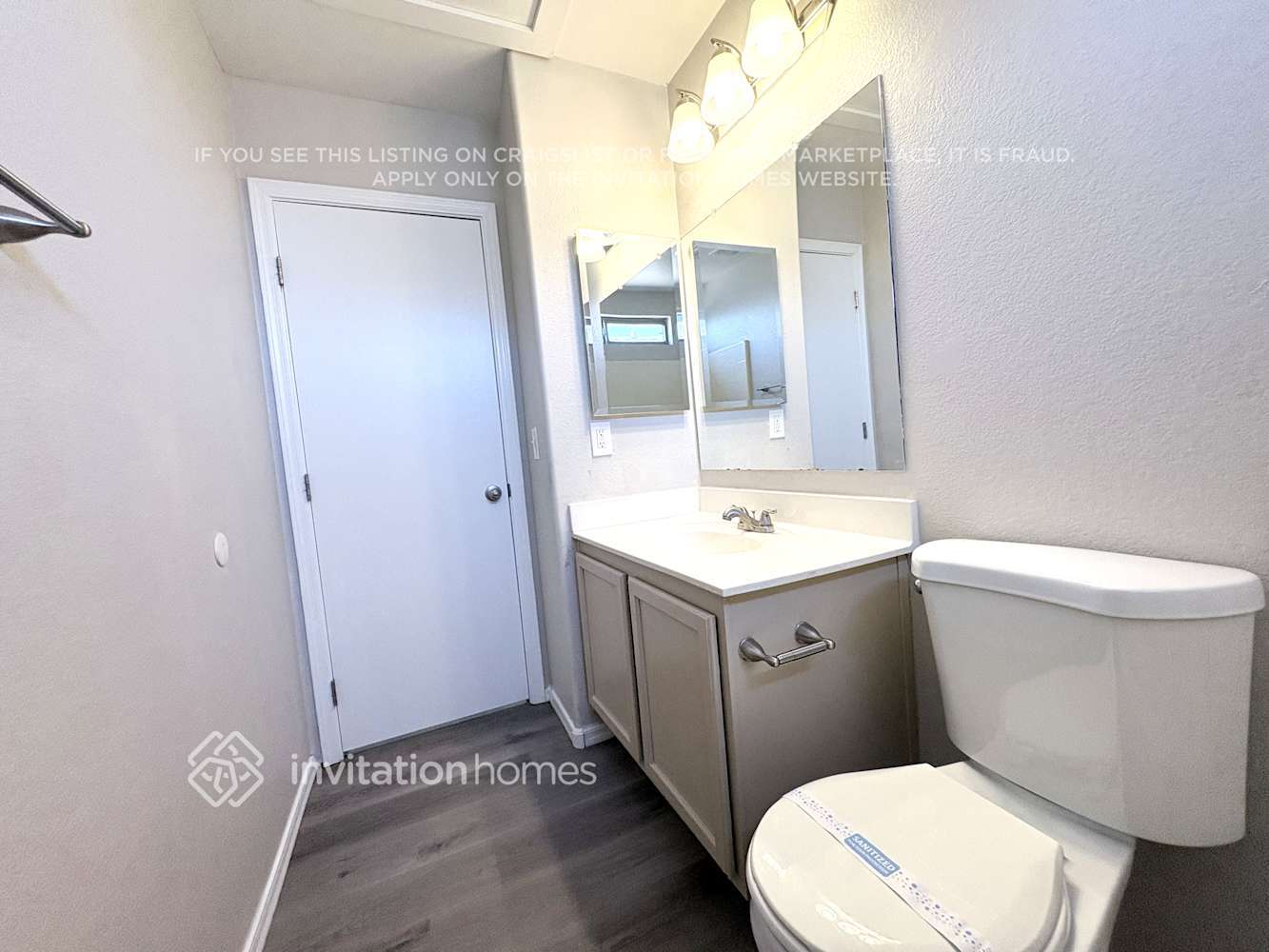 Building Photo - 1551 E Betsy Ln