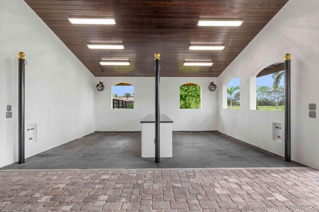 Building Photo - 4985 Stables Way