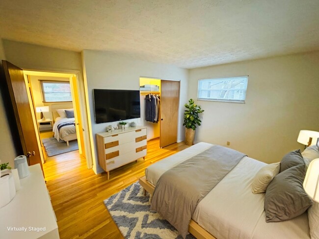 Building Photo - 1016 Lambeth Dr