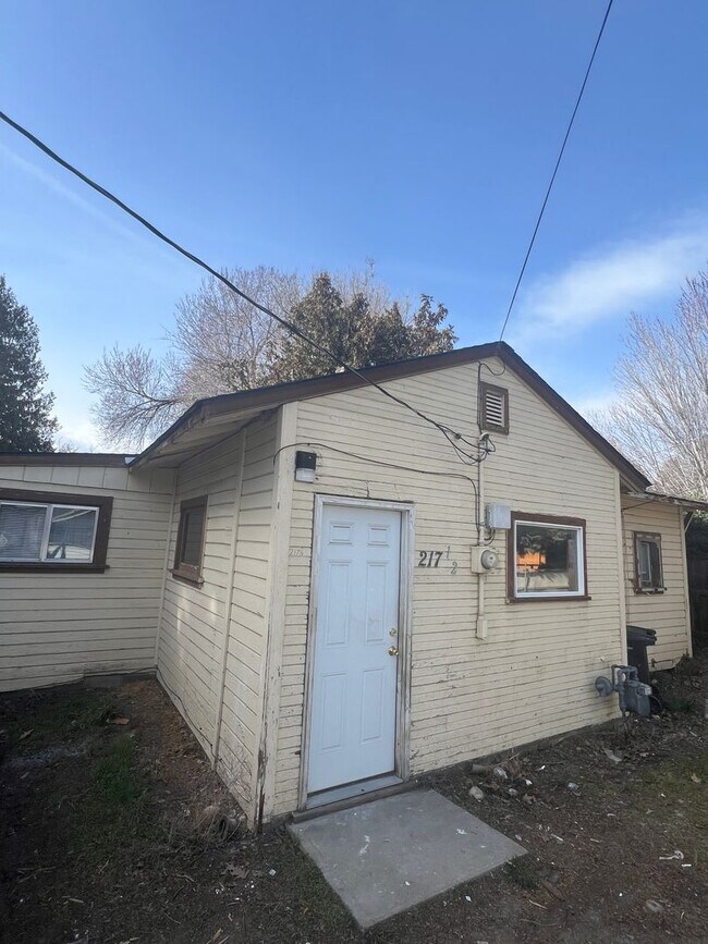 Building Photo - LH217