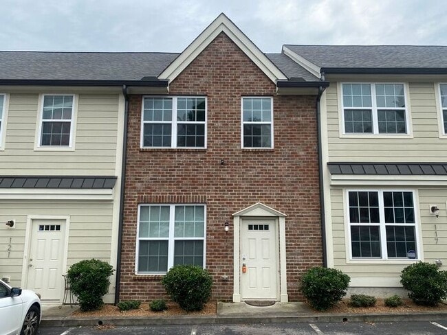 Primary Photo - East Nashville Townhome For Rent!