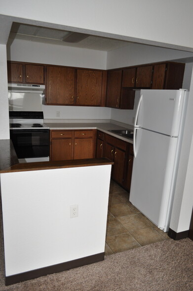 Spacious Kitchen - Henry Hill Apartments