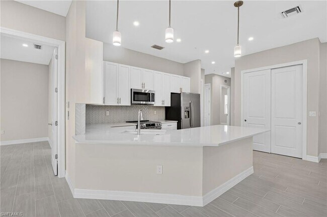 Building Photo - 286 Indies Dr E