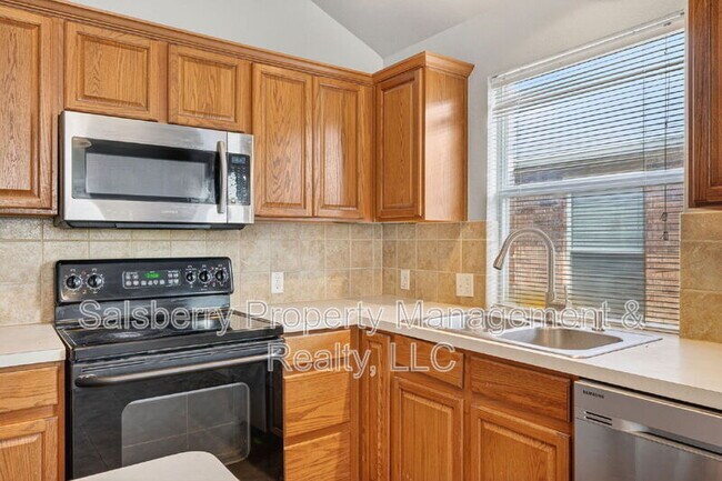 Building Photo - 2545 Prospect Hill Dr