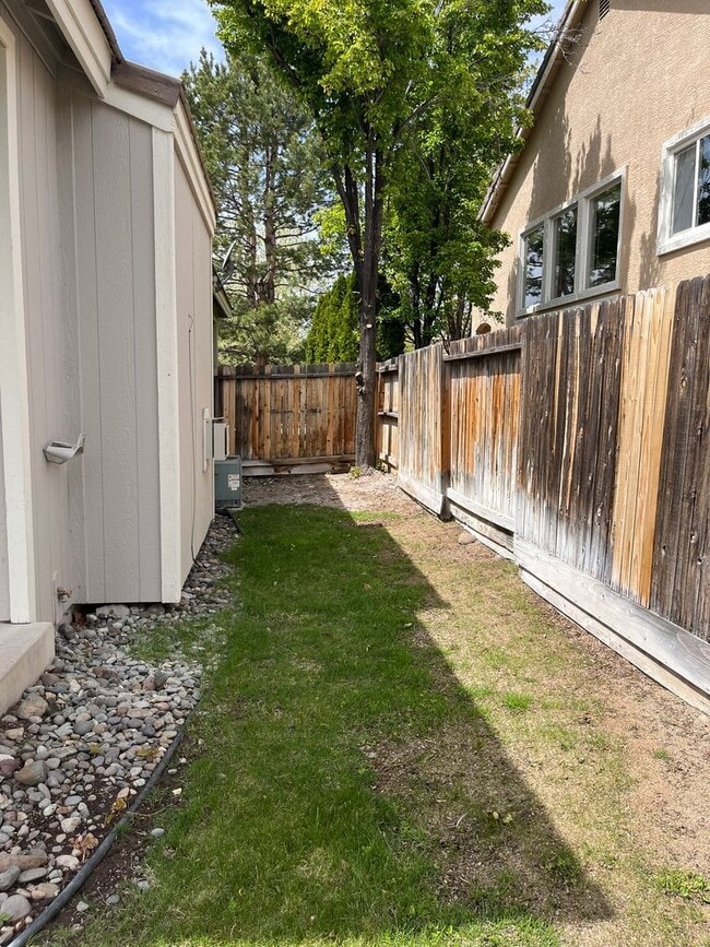 Building Photo - Beautiful 3 Bed, 2 Bath Home with 2-Car Garage in Desirable Sparks Neighborhood