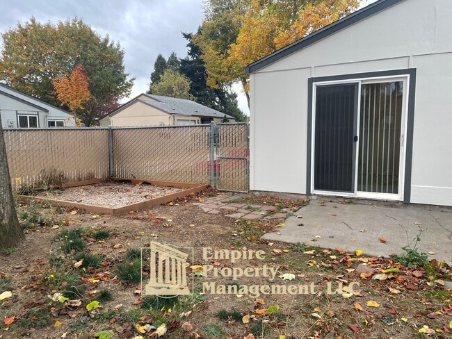 Building Photo - 3862 Pattison St