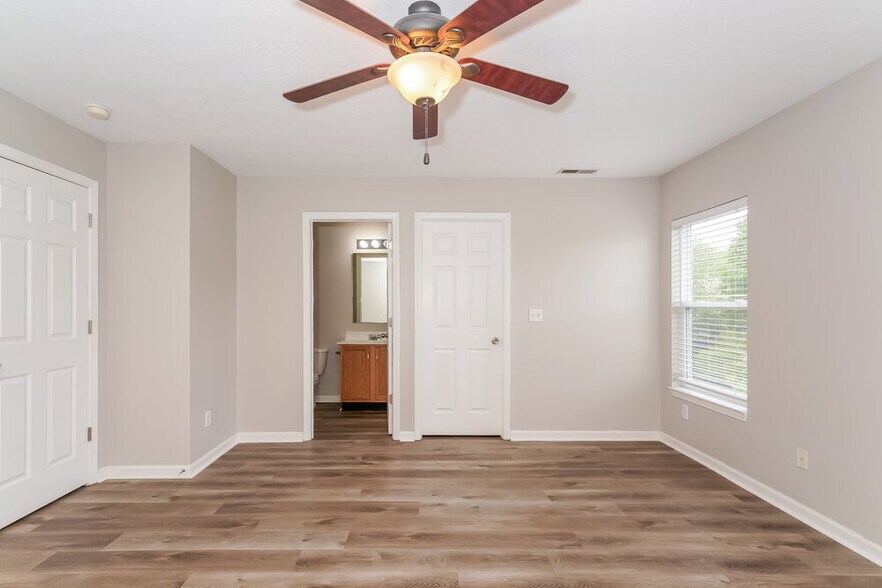 Building Photo - 4294 Blue Spruce Ct