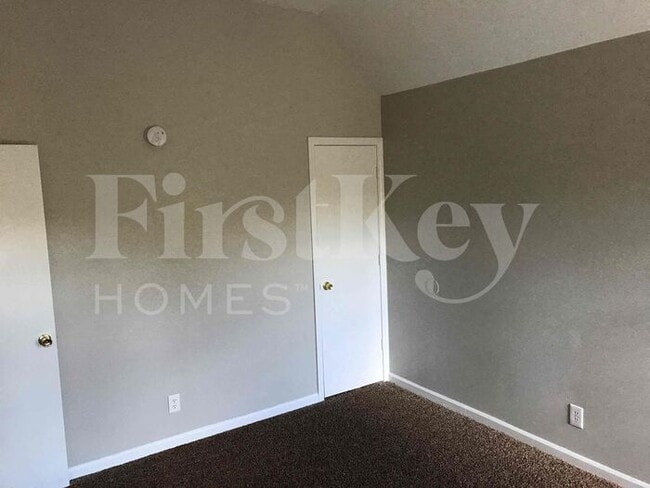 Building Photo - 4018 Glenroy Dr