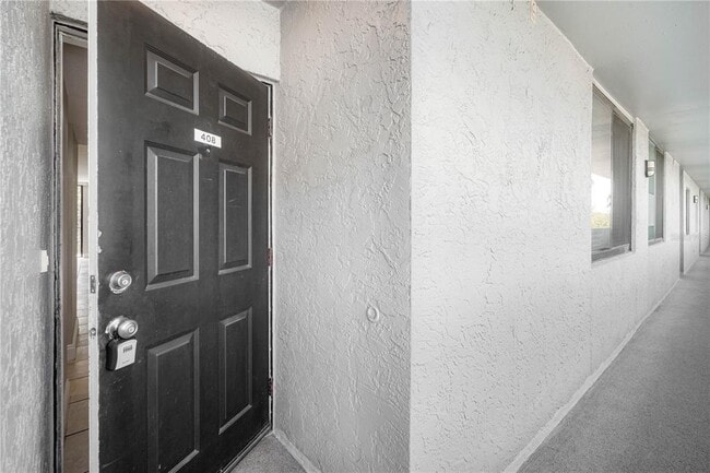 Building Photo - 201 W Laurel St