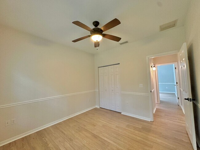 Building Photo - Spacious 4-Bedroom Gem in Sought-After Brookfield | Over 2,000 Sq Ft + Smart Features