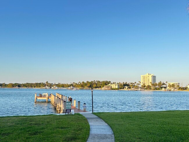 Building Photo - 100 Intracoastal Pl