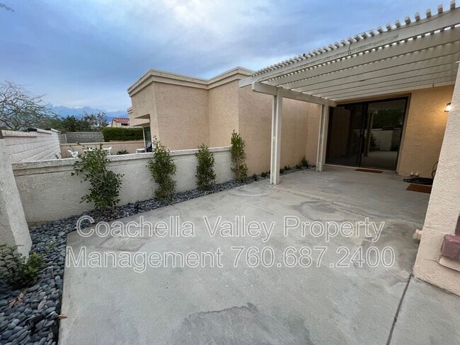 Building Photo - 41682 Aventine Ct
