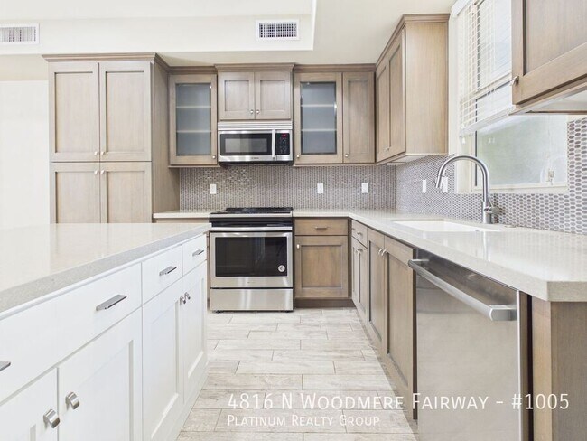 Building Photo - 4816 N Woodmere Fairway