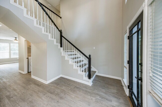 Building Photo - 14011 Cypress Falls Dr