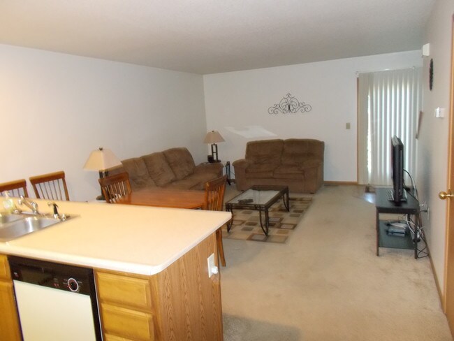 Living Room - 2015 Sterling Ct