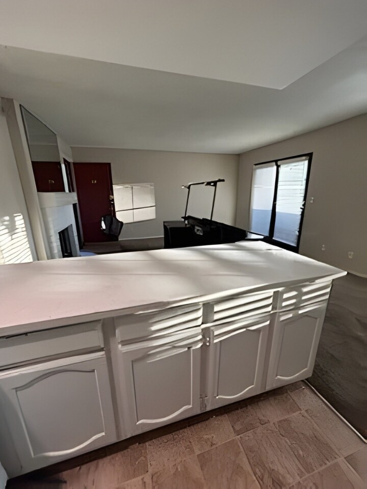 Building Photo - 4340 Sanderling Cir