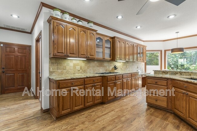 Building Photo - 1220 Renaissance Dr