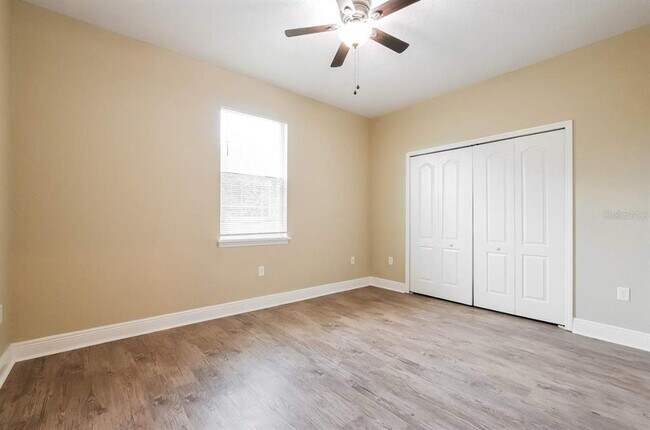 Building Photo - 527 Hibiscus Cove Dr