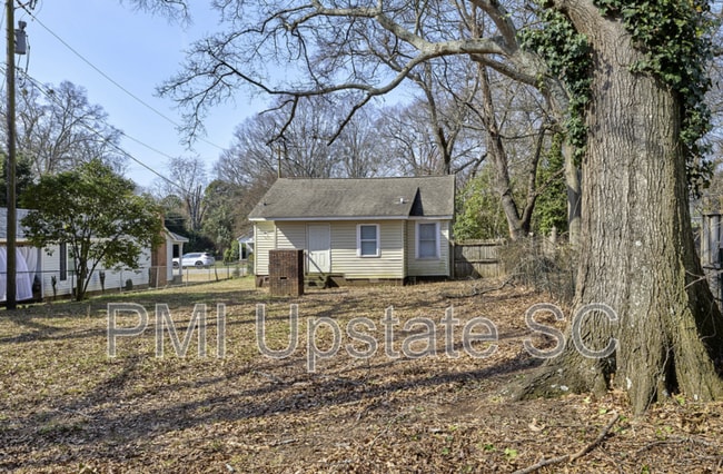 Building Photo - 1808 Green St