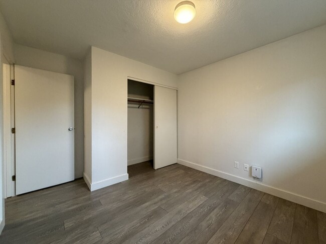 Building Photo - 2354 SE 48th Av