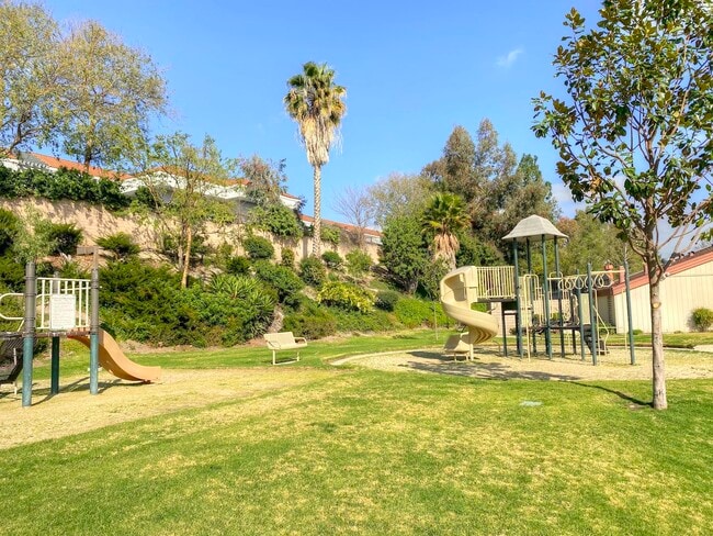 Building Photo - 1720 Orinda Ct