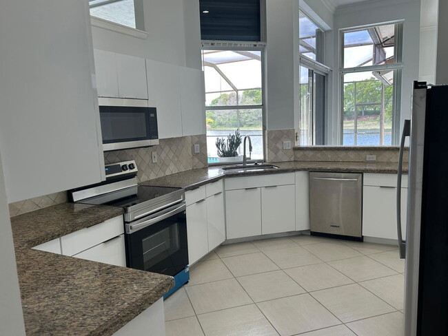 Building Photo - 2903 Oakbrook Dr
