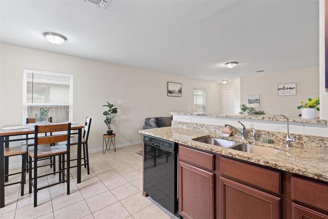 Building Photo - 360 Farmer Ln