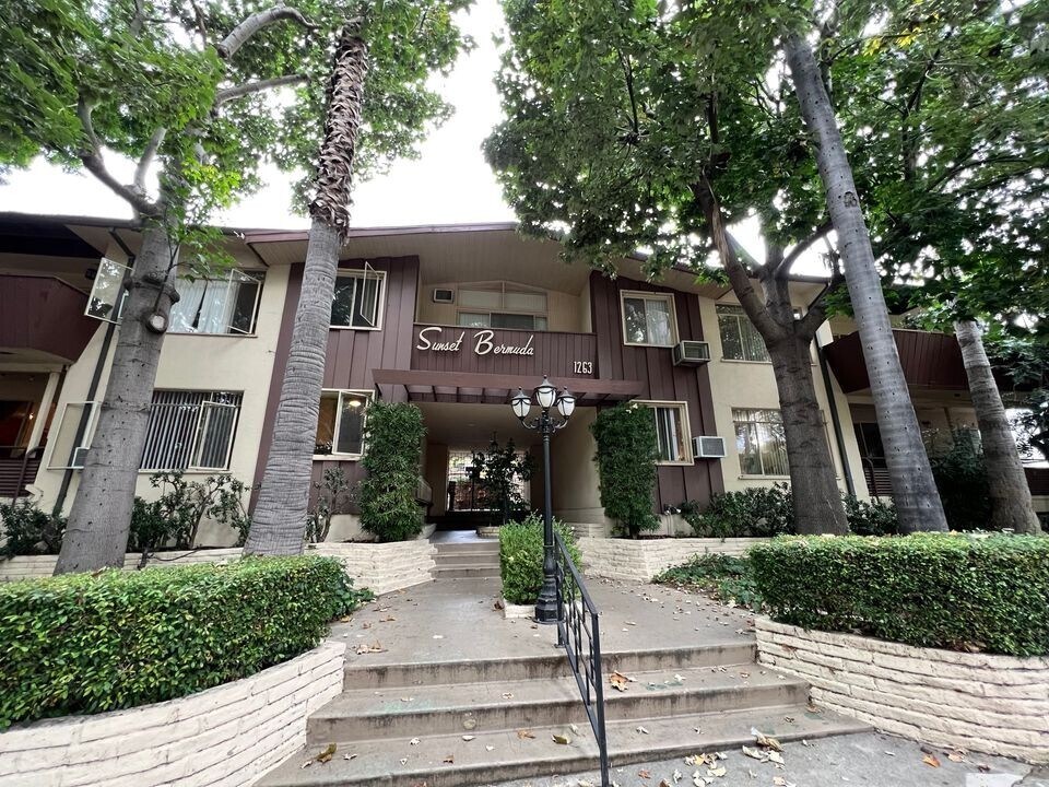 Building Photo - 1263 Hayworth Ave