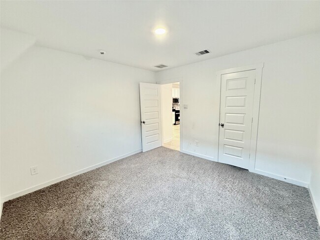 Building Photo - 31611 Farlam Farms Trl