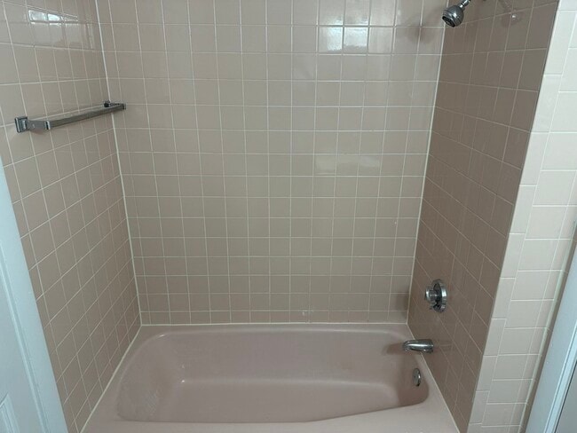 Building Photo - 124 Bowdoin St