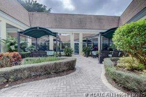 Building Photo - 185 Normandy Ln